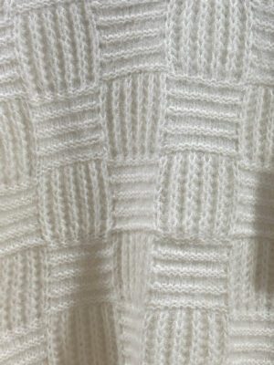 tecido camisola malha entrançada cru