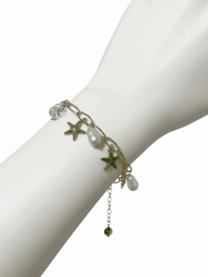 Pulseira Dourada Charm com Estrelas-do-Mar e Pérolas Irregulares